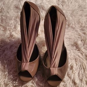 Madden Girl tan 5" peep toe heels
